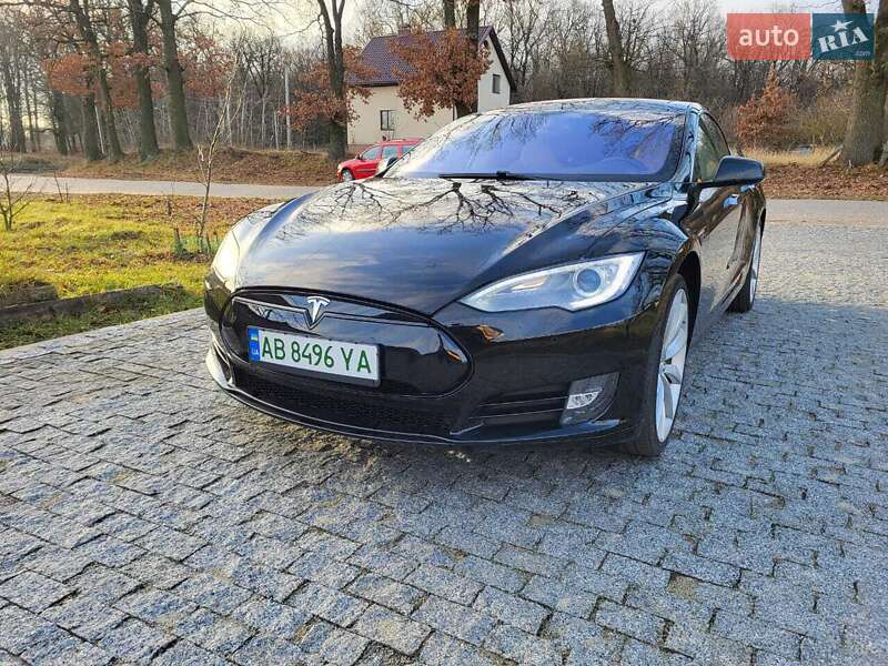 Лифтбек Tesla Model S 2013 в Виннице