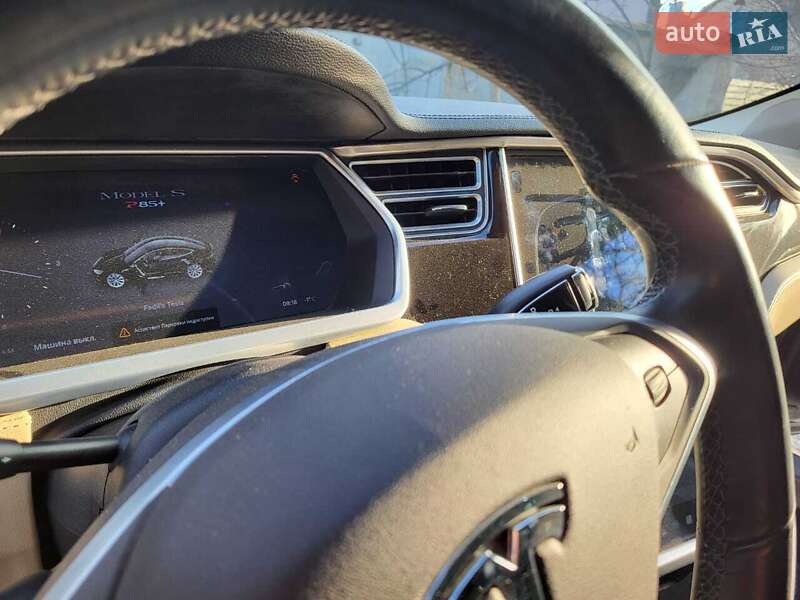 Лифтбек Tesla Model S 2013 в Виннице