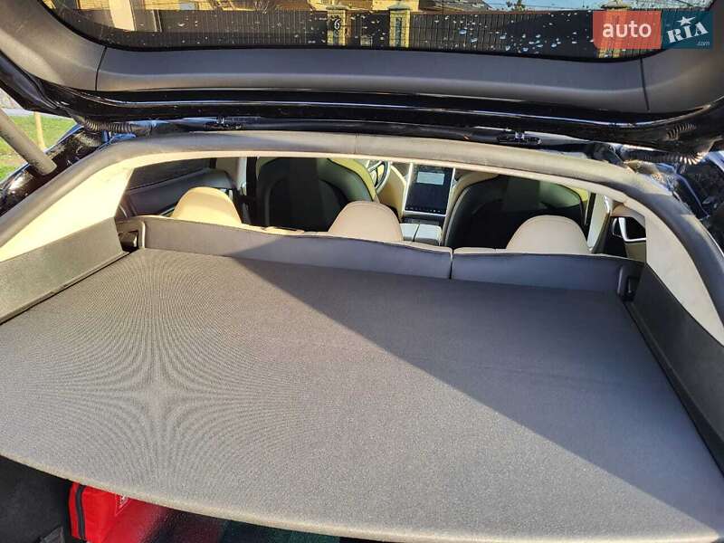 Лифтбек Tesla Model S 2013 в Виннице