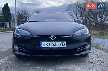 Ліфтбек Tesla Model S 2018 в Рівному