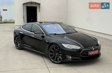 Лифтбек Tesla Model S 2015 в Луцке