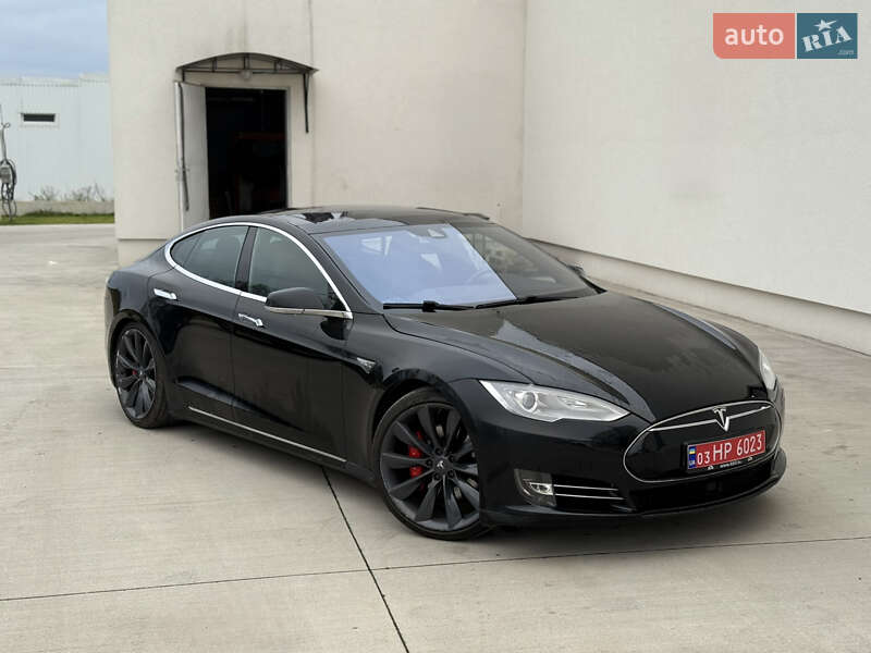 Tesla Model S 2015