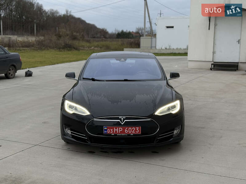 Лифтбек Tesla Model S 2015 в Луцке