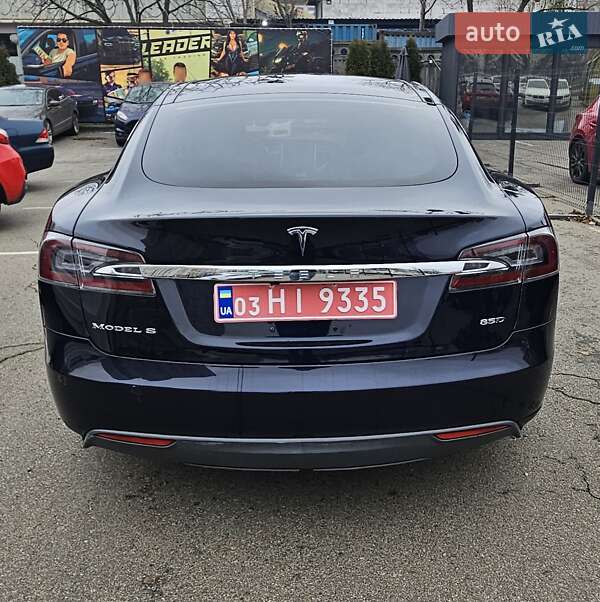 Лифтбек Tesla Model S 2015 в Киеве фото 7 Лифтбек Tesla Model S 2015 в Киеве