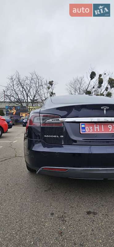 Лифтбек Tesla Model S 2015 в Киеве фото 30 Лифтбек Tesla Model S 2015 в Киеве