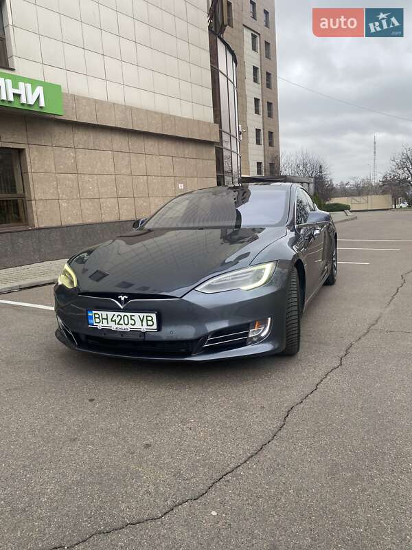 Лифтбек Tesla Model S 2016 в Одессе фото Лифтбек Tesla Model S 2016 в Одессе