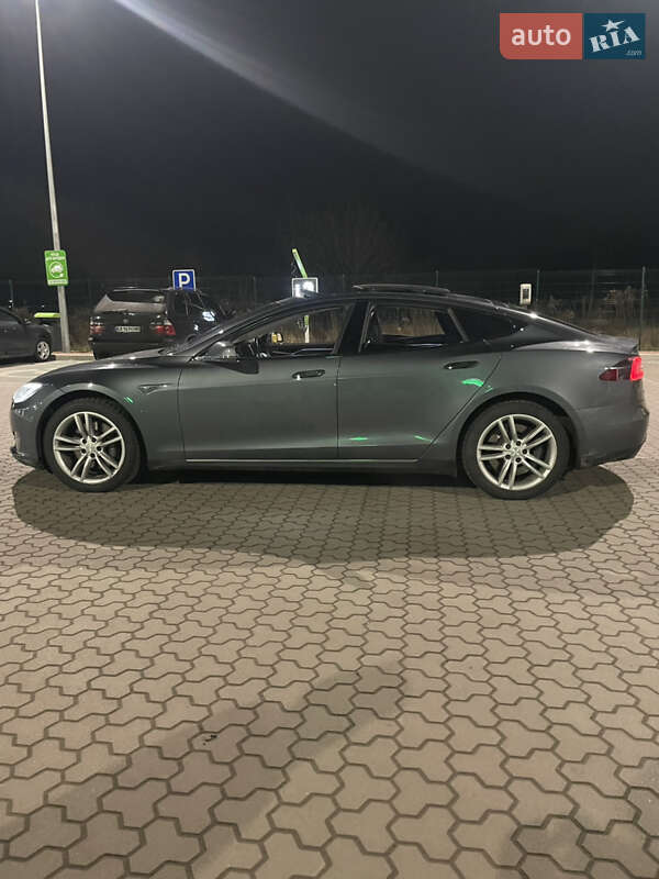 Ліфтбек Tesla Model S 2014 в Києві