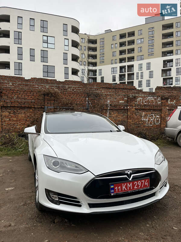 Лифтбек Tesla Model S 2014 в Львове фото 5 Лифтбек Tesla Model S 2014 в Львове