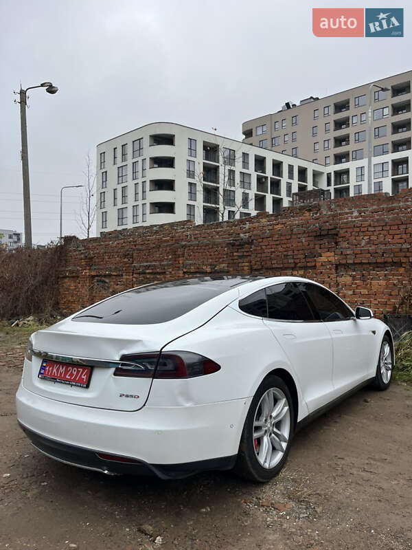 Лифтбек Tesla Model S 2014 в Львове фото 11 Лифтбек Tesla Model S 2014 в Львове