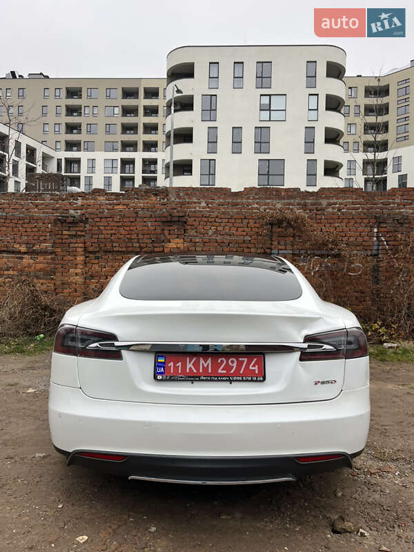 Лифтбек Tesla Model S 2014 в Львове фото 14 Лифтбек Tesla Model S 2014 в Львове