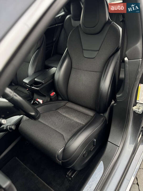 Лифтбек Tesla Model S 2017 в Львове фото 29 Лифтбек Tesla Model S 2017 в Львове