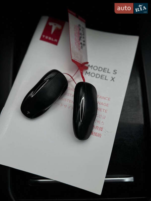 Лифтбек Tesla Model S 2017 в Львове фото 44 Лифтбек Tesla Model S 2017 в Львове