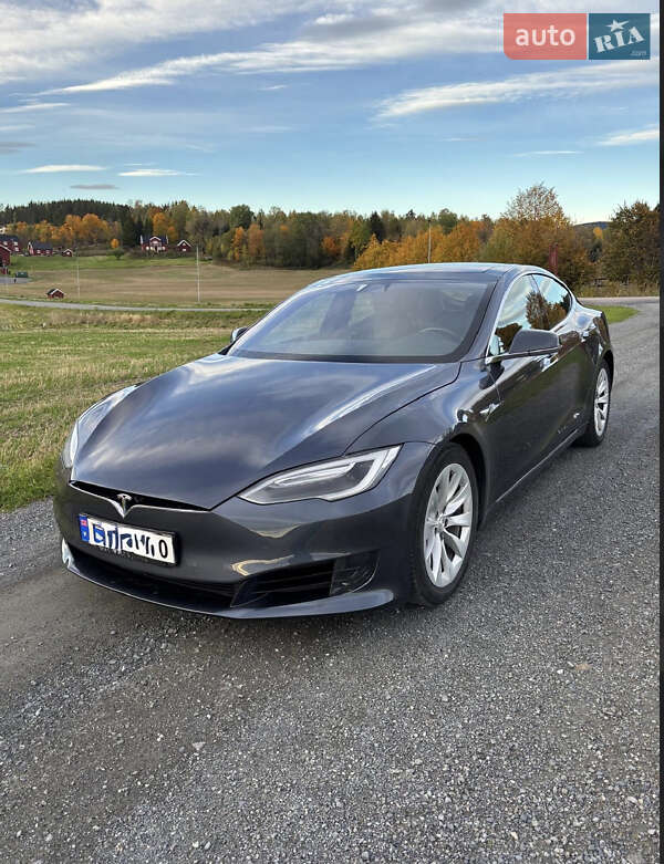 Лифтбек Tesla Model S 2017 в Львове фото 56 Лифтбек Tesla Model S 2017 в Львове