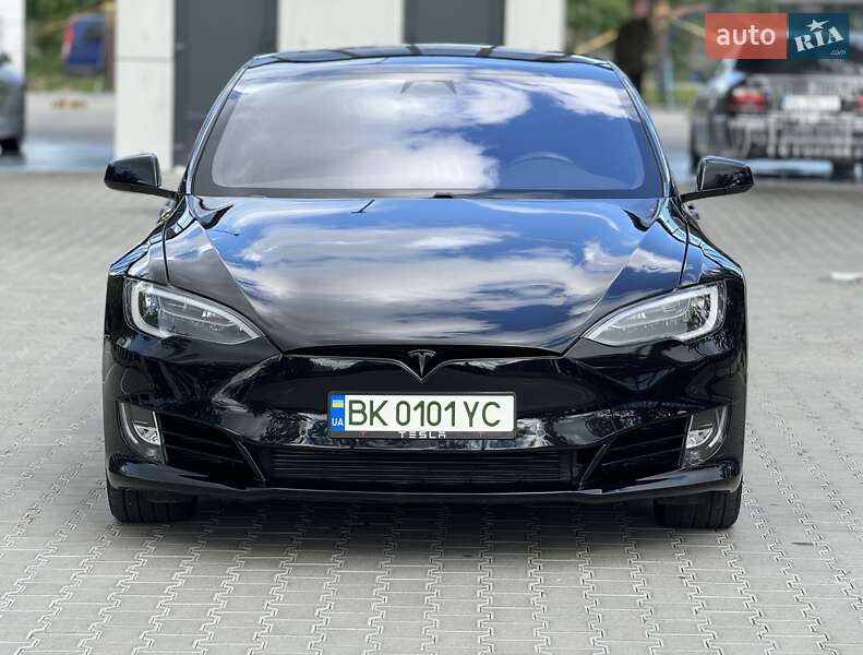 Лифтбек Tesla Model S 2018 в Ровно фото 2 Лифтбек Tesla Model S 2018 в Ровно