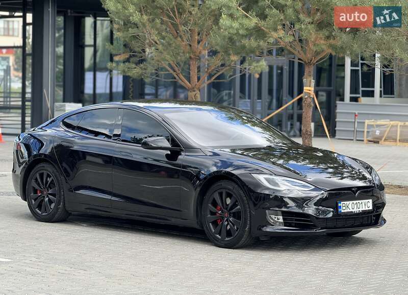 Лифтбек Tesla Model S 2018 в Ровно фото 20 Лифтбек Tesla Model S 2018 в Ровно