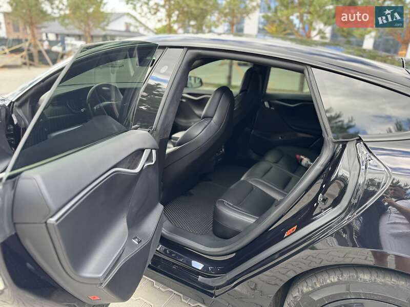 Лифтбек Tesla Model S 2018 в Ровно фото 29 Лифтбек Tesla Model S 2018 в Ровно