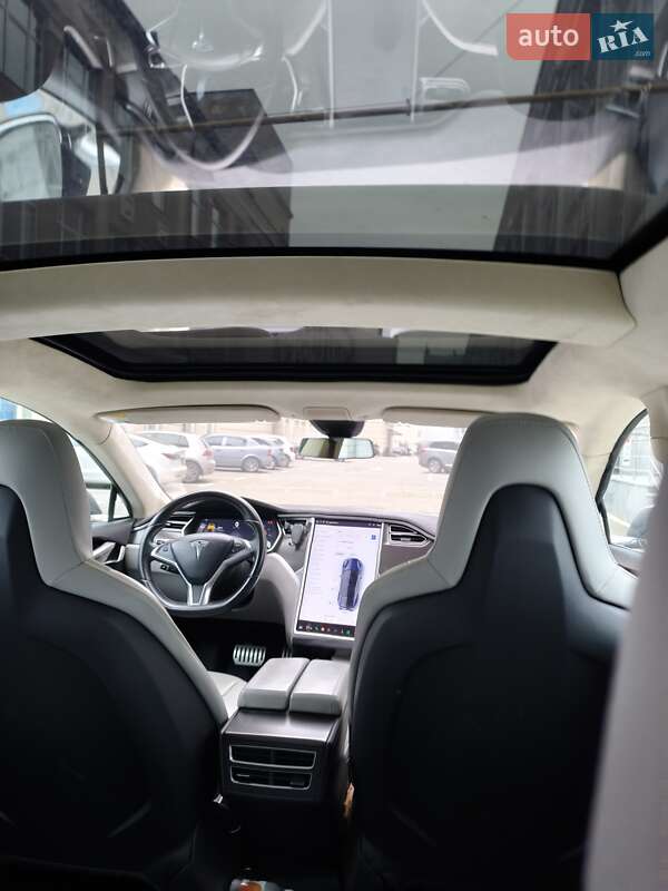Лифтбек Tesla Model S 2014 в Ирпене