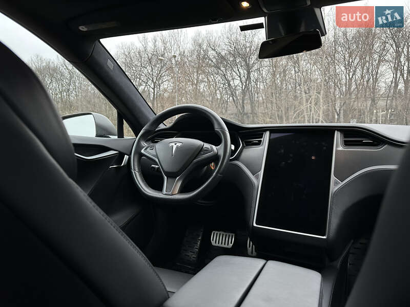 Лифтбек Tesla Model S 2018 в Днепре