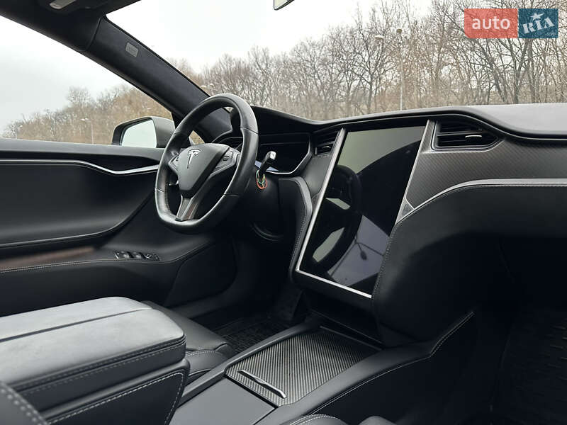 Лифтбек Tesla Model S 2018 в Днепре