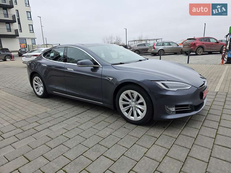 Лифтбек Tesla Model S 2019 в Ровно фото 11 Лифтбек Tesla Model S 2019 в Ровно