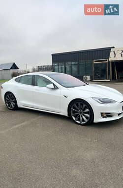 Лифтбек Tesla Model S 2019 в Киеве