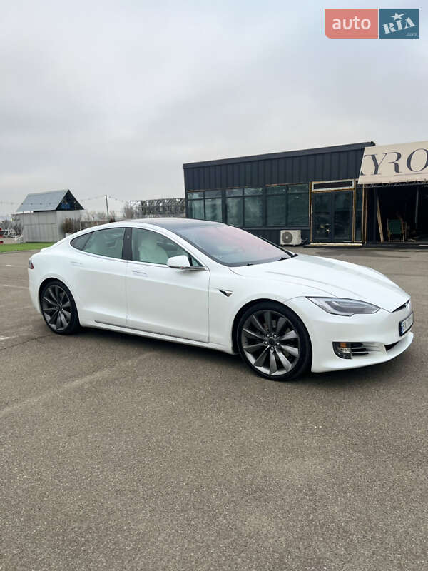 Лифтбек Tesla Model S 2019 в Киеве фото Лифтбек Tesla Model S 2019 в Киеве