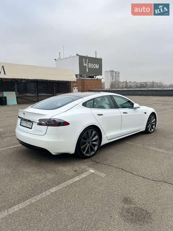 Лифтбек Tesla Model S 2019 в Киеве фото 7 Лифтбек Tesla Model S 2019 в Киеве