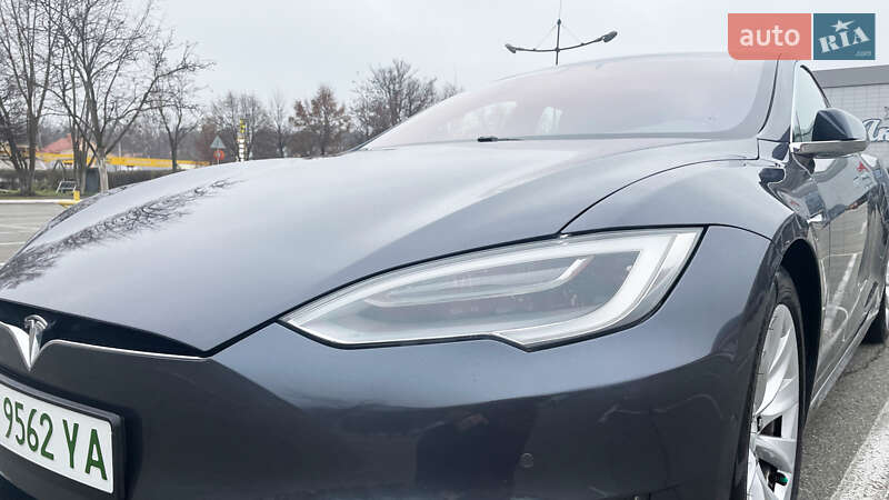 Лифтбек Tesla Model S 2018 в Киеве фото 16 Лифтбек Tesla Model S 2018 в Киеве