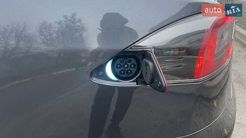 Лифтбек Tesla Model S 2018 в Киеве фото 20 Лифтбек Tesla Model S 2018 в Киеве