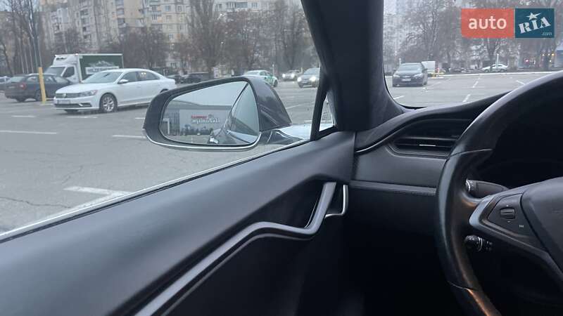 Лифтбек Tesla Model S 2018 в Киеве фото 39 Лифтбек Tesla Model S 2018 в Киеве