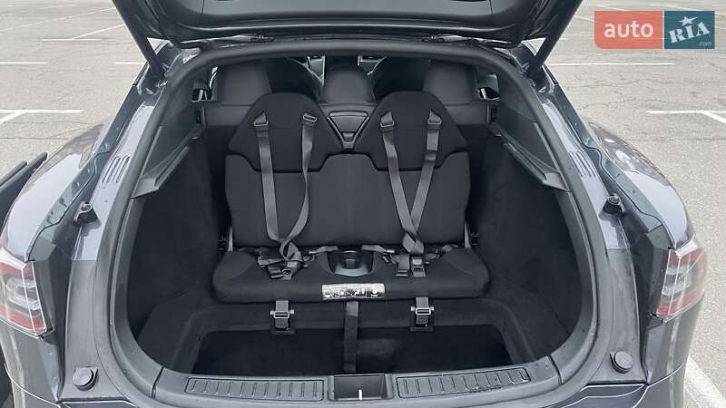 Лифтбек Tesla Model S 2018 в Киеве фото 58 Лифтбек Tesla Model S 2018 в Киеве