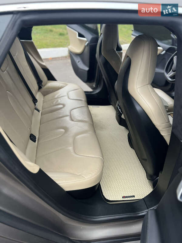 Лифтбек Tesla Model S 2015 в Прилуках фото 9 Лифтбек Tesla Model S 2015 в Прилуках