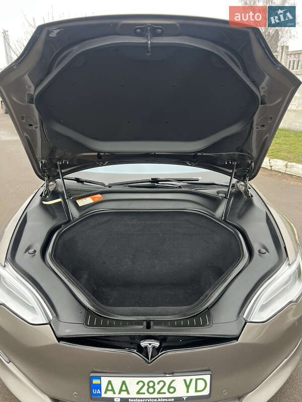 Лифтбек Tesla Model S 2015 в Прилуках фото 11 Лифтбек Tesla Model S 2015 в Прилуках