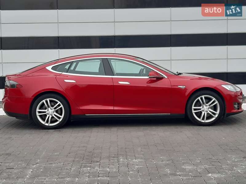 Лифтбек Tesla Model S 2014 в Ровно