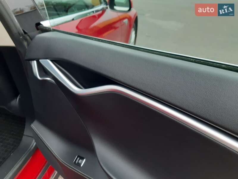 Лифтбек Tesla Model S 2014 в Ровно