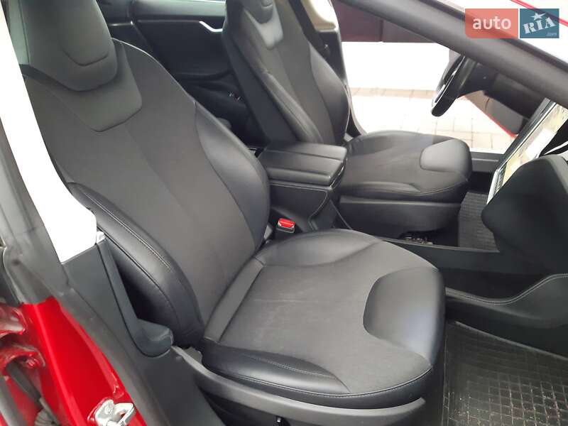 Лифтбек Tesla Model S 2014 в Ровно