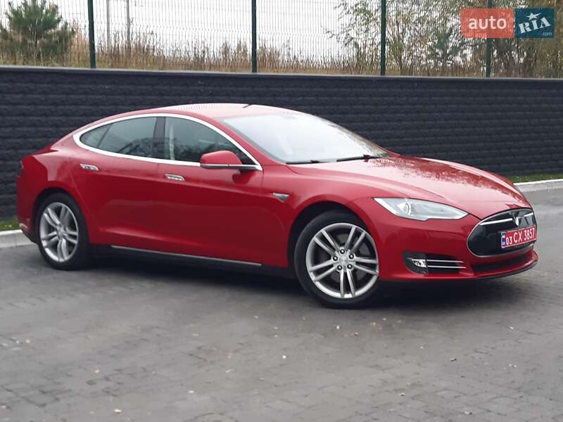 Лифтбек Tesla Model S 2014 в Ровно