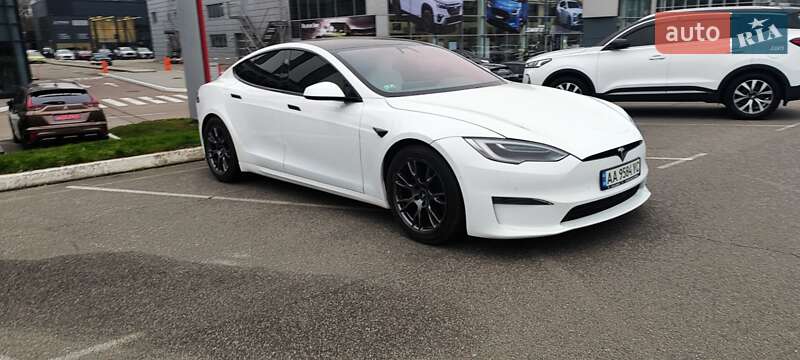 Лифтбек Tesla Model S 2022 в Киеве