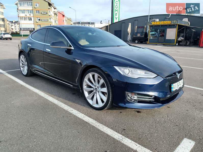 Лифтбек Tesla Model S 2014 в Киеве
