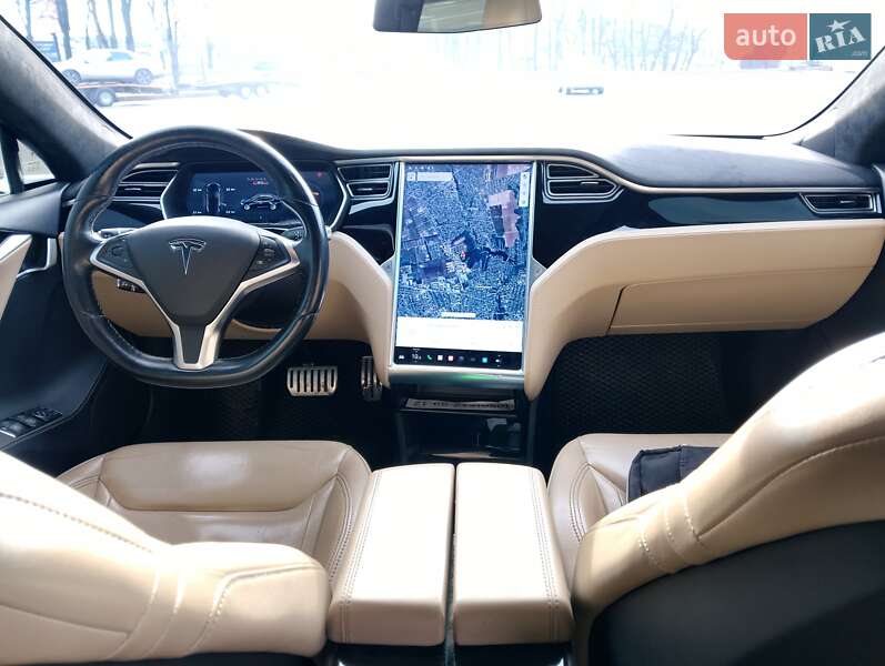 Лифтбек Tesla Model S 2014 в Киеве