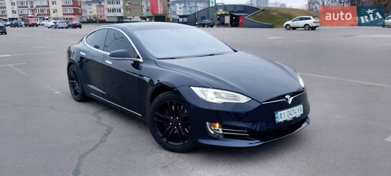Лифтбек Tesla Model S 2014 в Киеве