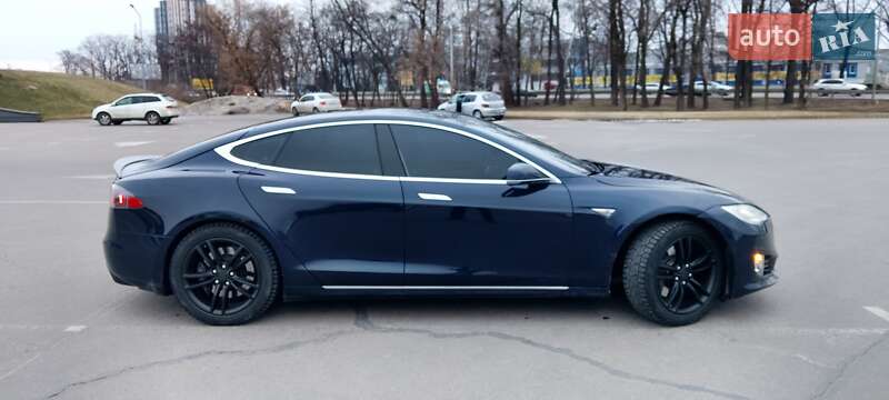 Лифтбек Tesla Model S 2014 в Киеве