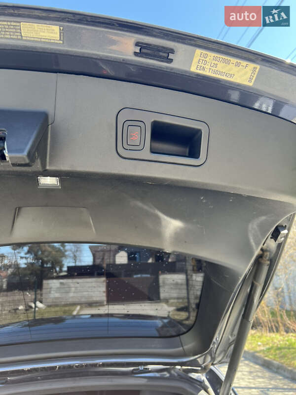 Лифтбек Tesla Model S 2016 в Львове фото 13 Лифтбек Tesla Model S 2016 в Львове