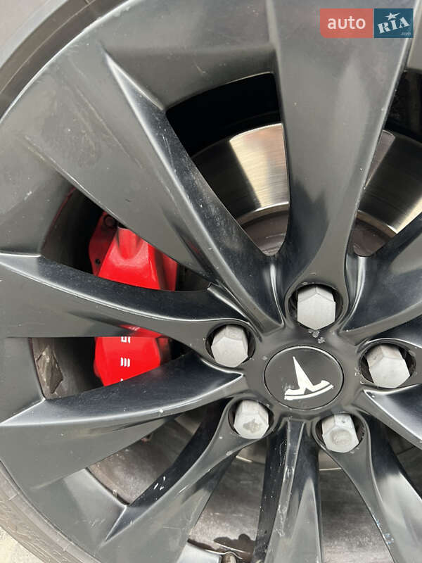 Лифтбек Tesla Model S 2016 в Львове фото 15 Лифтбек Tesla Model S 2016 в Львове