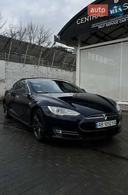 Ліфтбек Tesla Model S 2015 в Вінниці