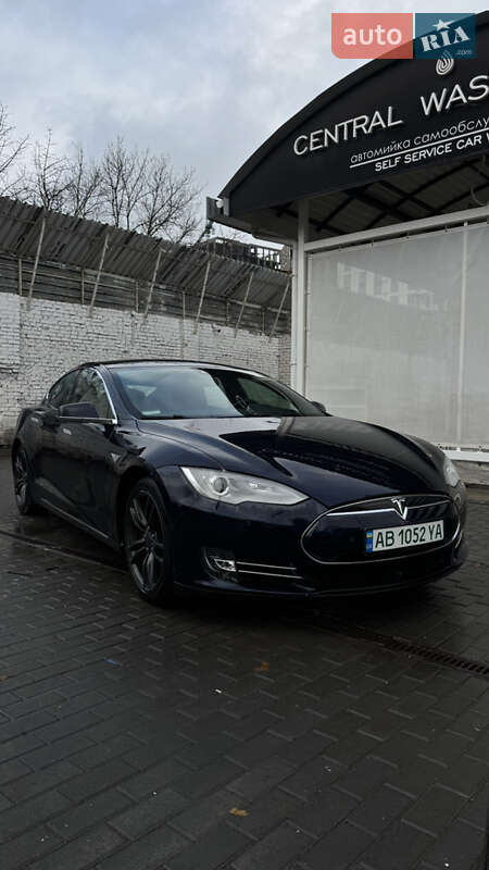 Tesla Model S 2015 Tesla Model S 2015