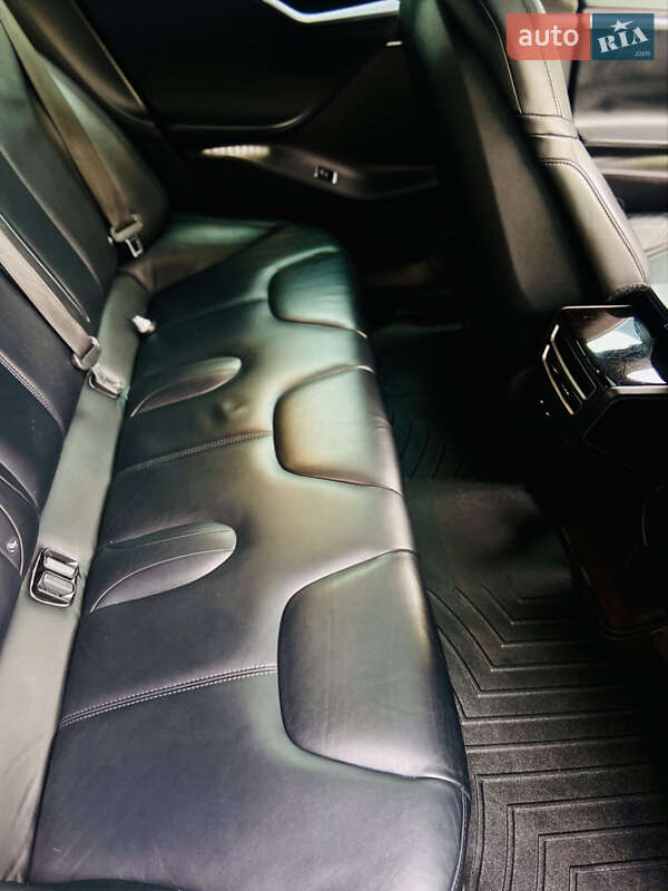 Лифтбек Tesla Model S 2016 в Луцке фото 39 Лифтбек Tesla Model S 2016 в Луцке