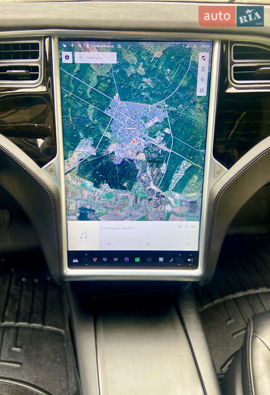 Лифтбек Tesla Model S 2016 в Луцке фото 48 Лифтбек Tesla Model S 2016 в Луцке