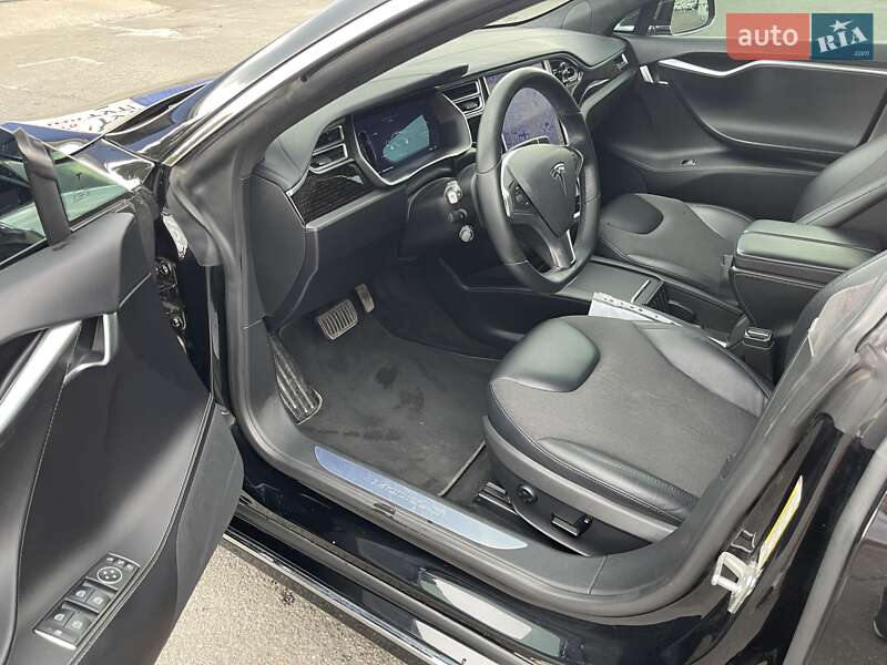 Лифтбек Tesla Model S 2016 в Киеве фото 6 Лифтбек Tesla Model S 2016 в Киеве