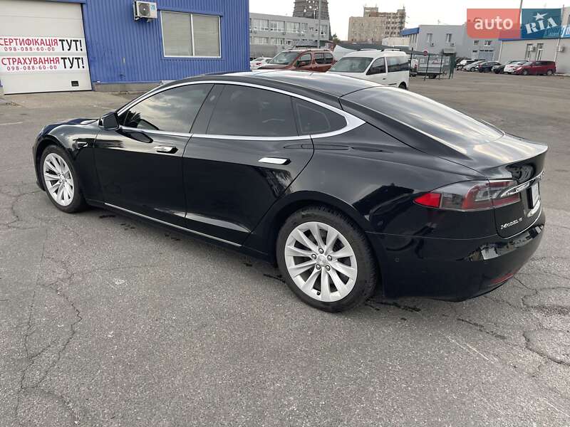 Лифтбек Tesla Model S 2016 в Киеве фото 14 Лифтбек Tesla Model S 2016 в Киеве